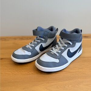 Nike Court Borough Mid